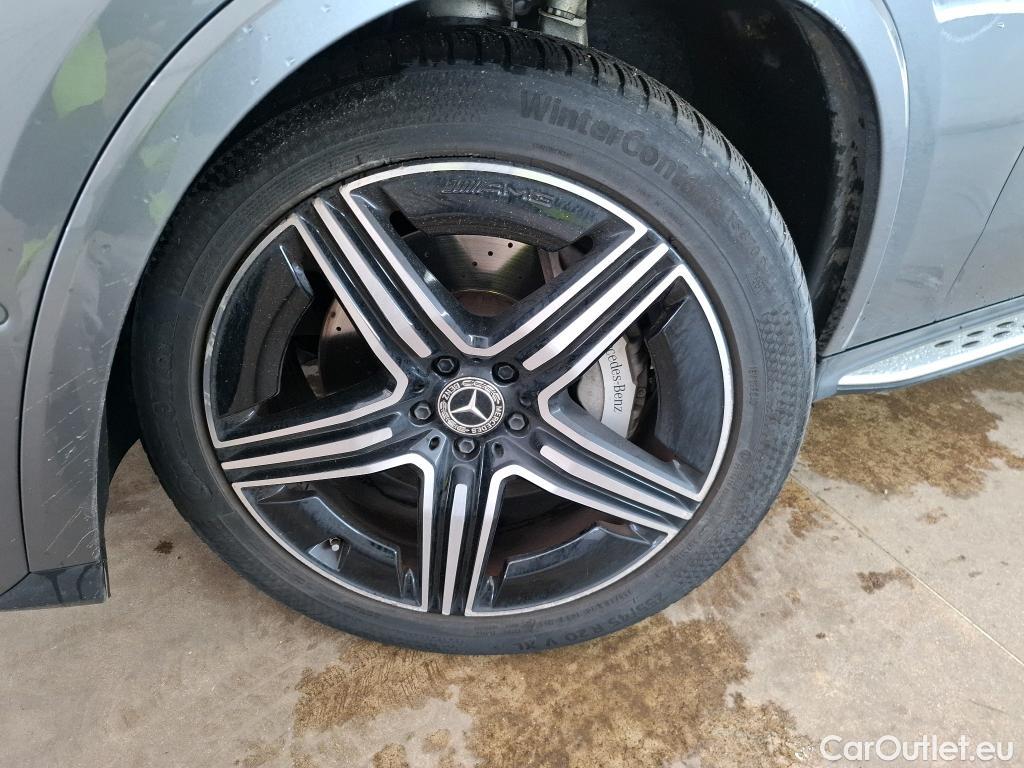  Mercedes  GLC MERCEDES-BENZ  / 2022 / 5P / SUV  300 e AMG Line 4MATIC #3