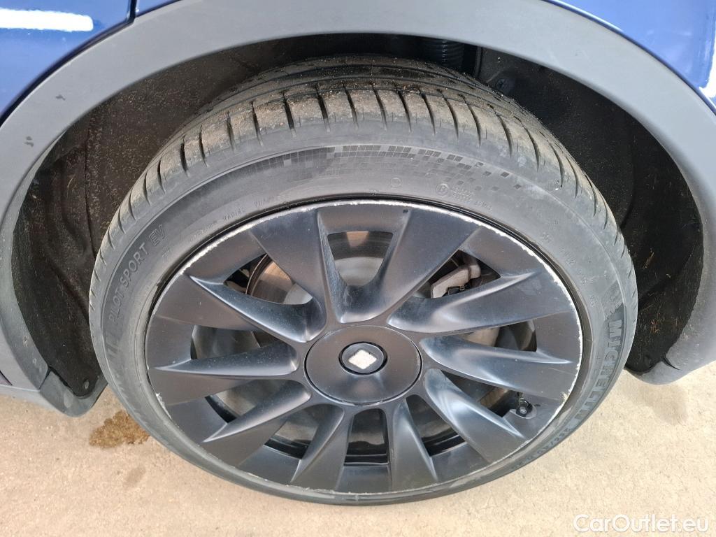 Tesla  Model Y TESLA  / 2021 / 5P / SUV RWD #18