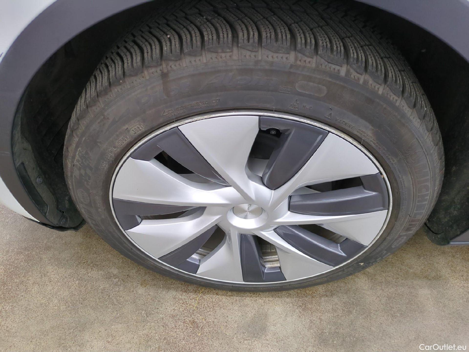  Tesla  Model Y TESLA  / 2020 / 5P / SUV Grande Autonomie Dual-Motor AWD #8