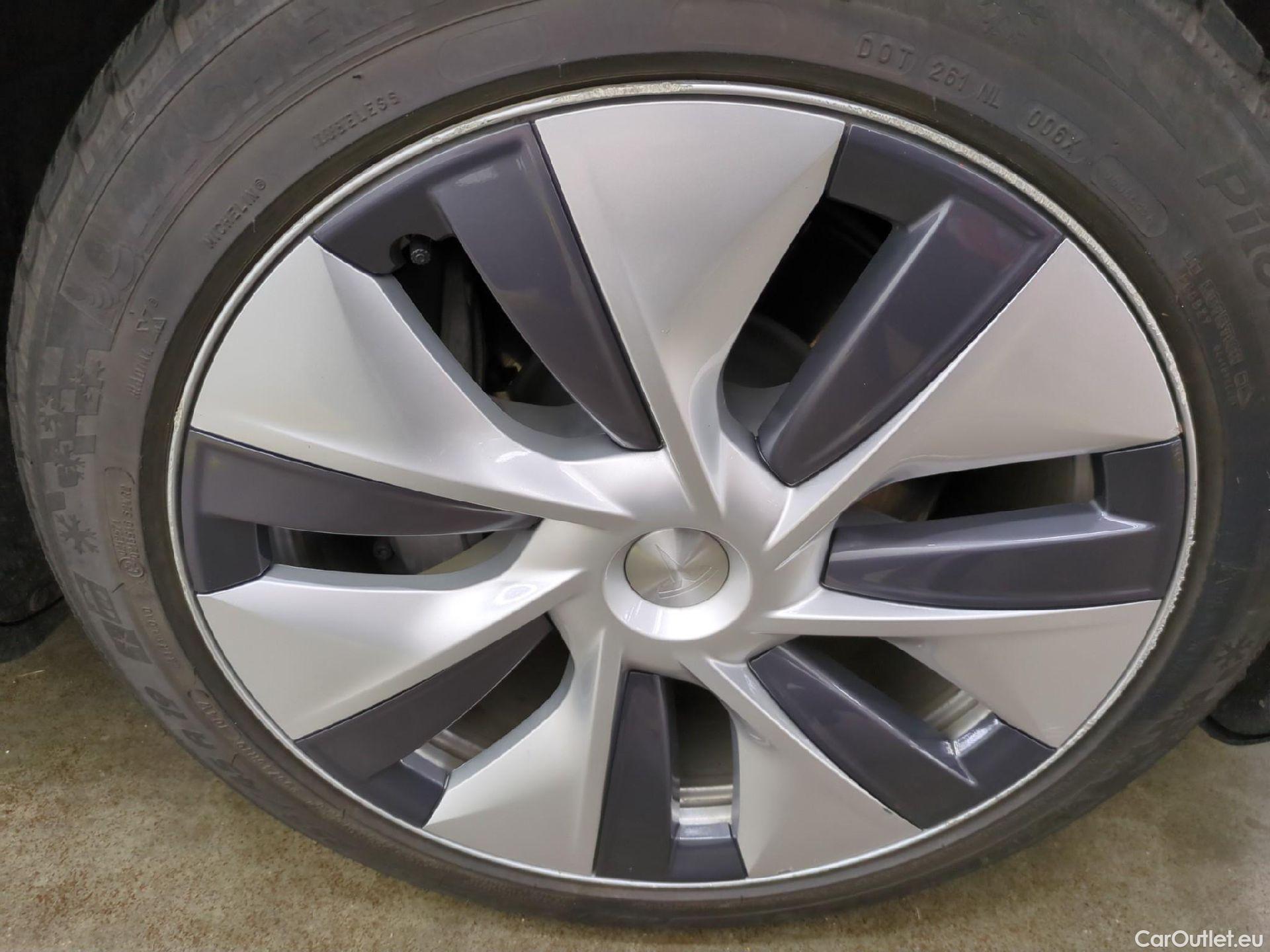  Tesla  Model Y TESLA  / 2020 / 5P / SUV Grande Autonomie Dual-Motor AWD #2
