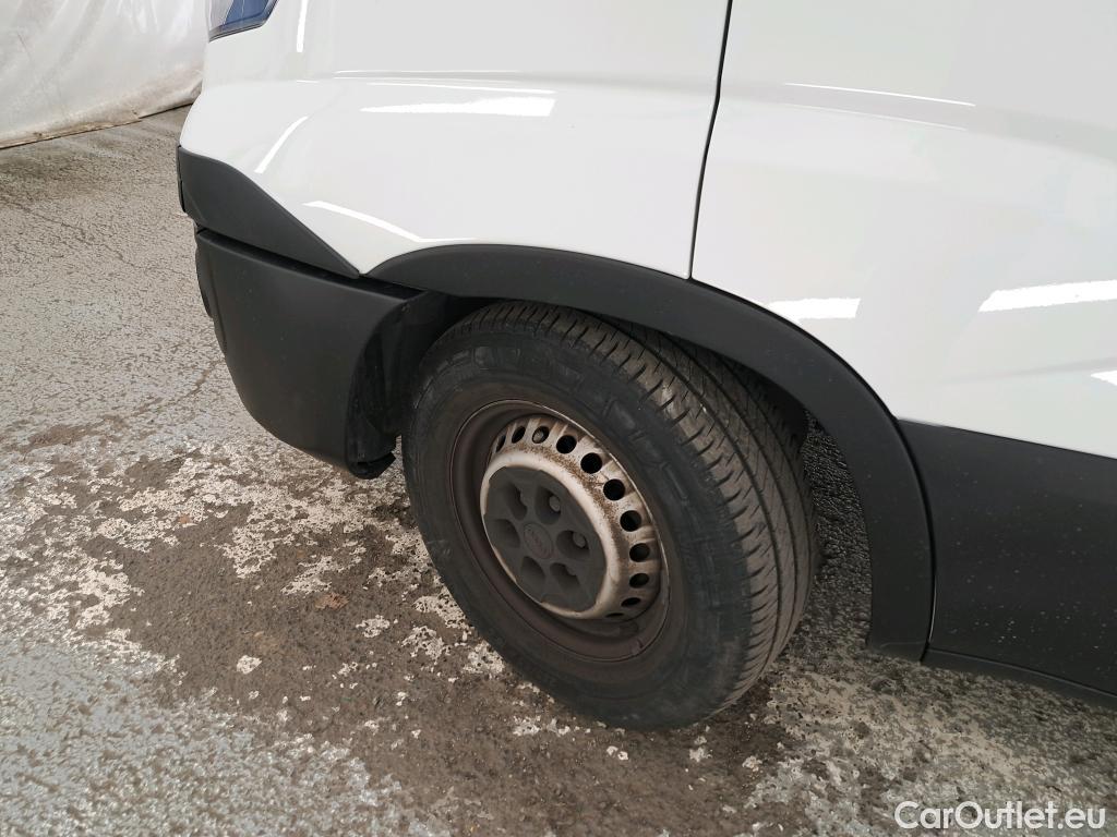  Iveco  Daily IVECO  VU 4p Fourgon 35S14NA8 V11 H2 3520 B POWER / GNV #18