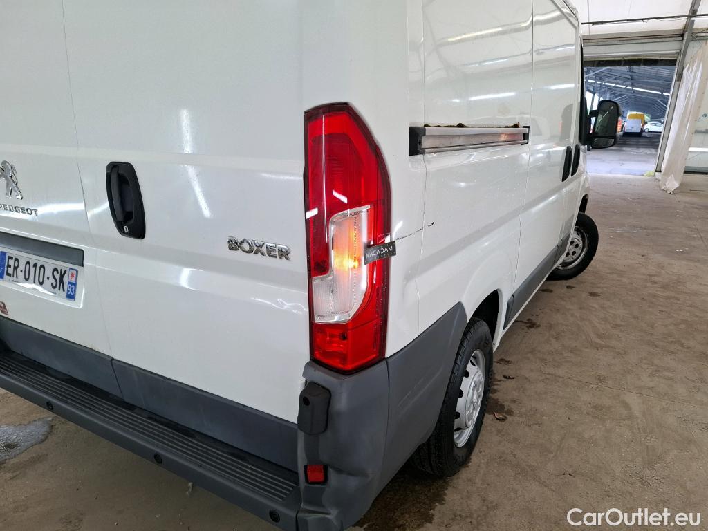  Peugeot  Boxer PEUGEOT  VU 4p Fourgon 2.0 BLUEHDI 110 PREMIUM 330 L1H1 #111