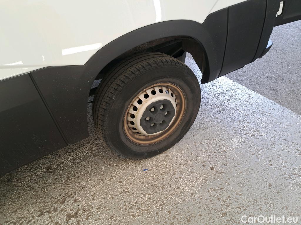  Iveco  Daily IVECO  VU 4p Fourgon 35S14NA8 V11 H2 3520 B POWER / GNV #6