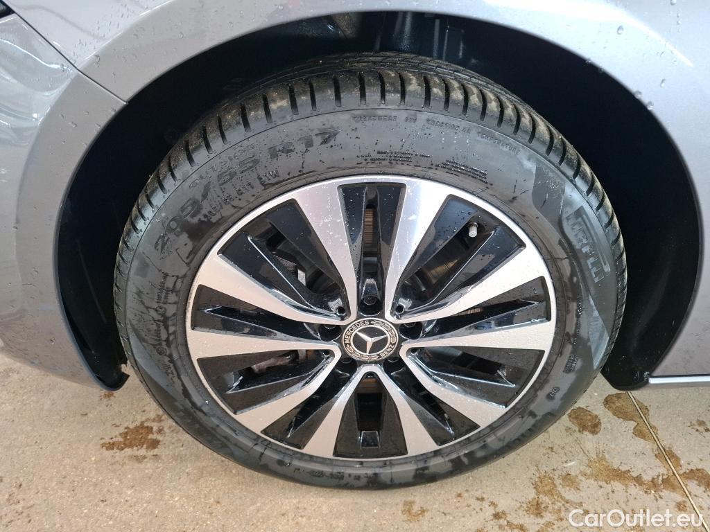  Mercedes  A-Klasse MERCEDES-BENZ Classe A Compact / 2018 / 5P / Berline A 250 e Style Line 8G-DCT #38