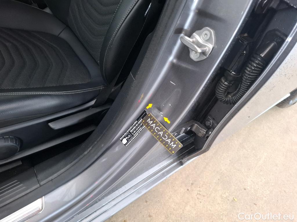 Mercedes  A-Klasse MERCEDES-BENZ Classe A Compact / 2018 / 5P / Berline A 250 e Style Line 8G-DCT #21
