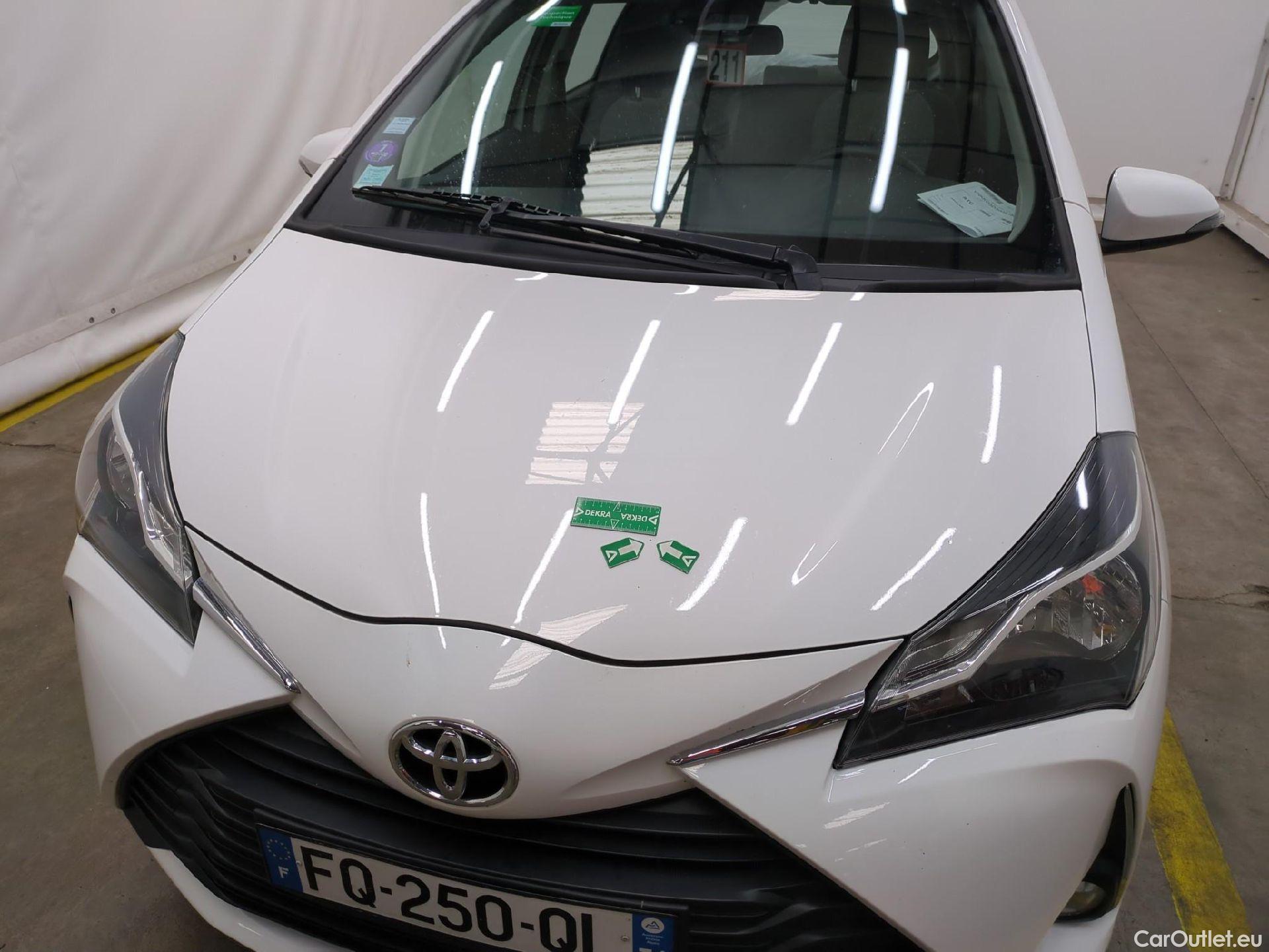  Toyota  Yaris TOYOTA  / 2017 / 5P / Berline 110 VVT-i CVT France Business #20