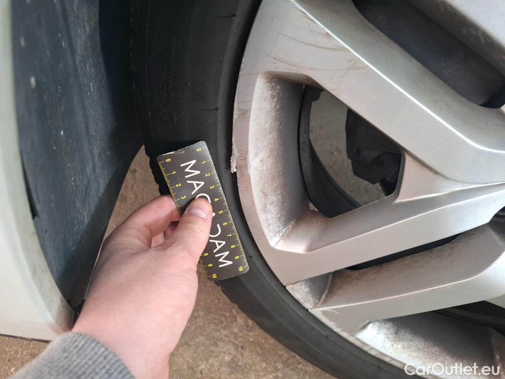  Renault  Clio  IV Business 0.9 TCe 90CV BVM5 E6 #32