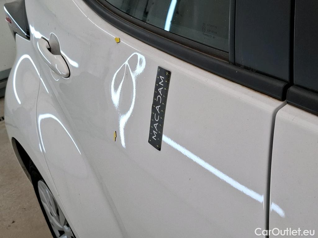  Toyota  Yaris TOYOTA  Hybride / 2019 / 5P / Berline Hybride 116h Dynamic #2