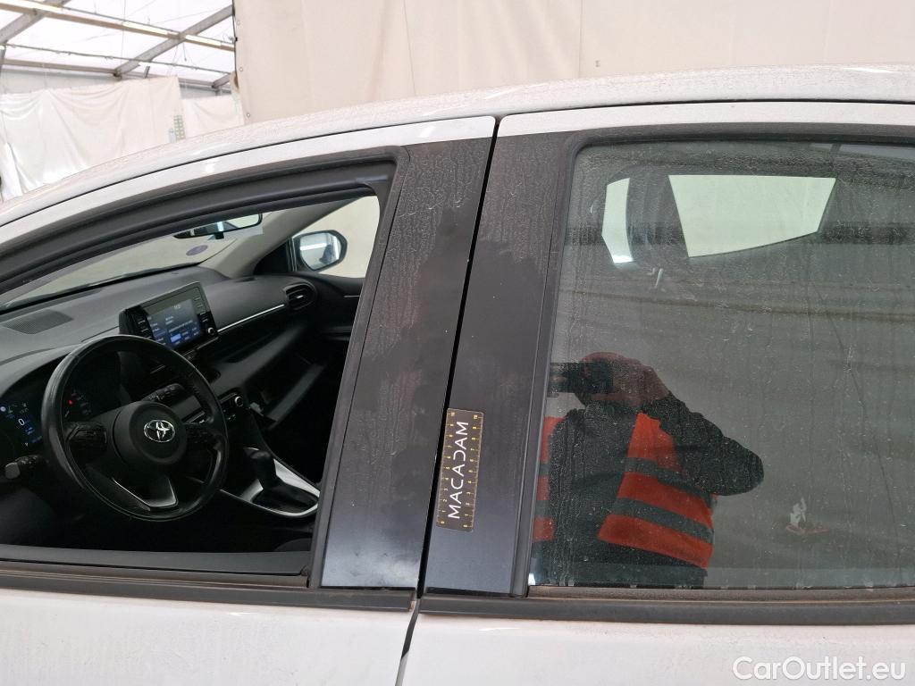  Toyota  Yaris TOYOTA  Hybride / 2019 / 5P / Berline Hybride 116h Dynamic #16