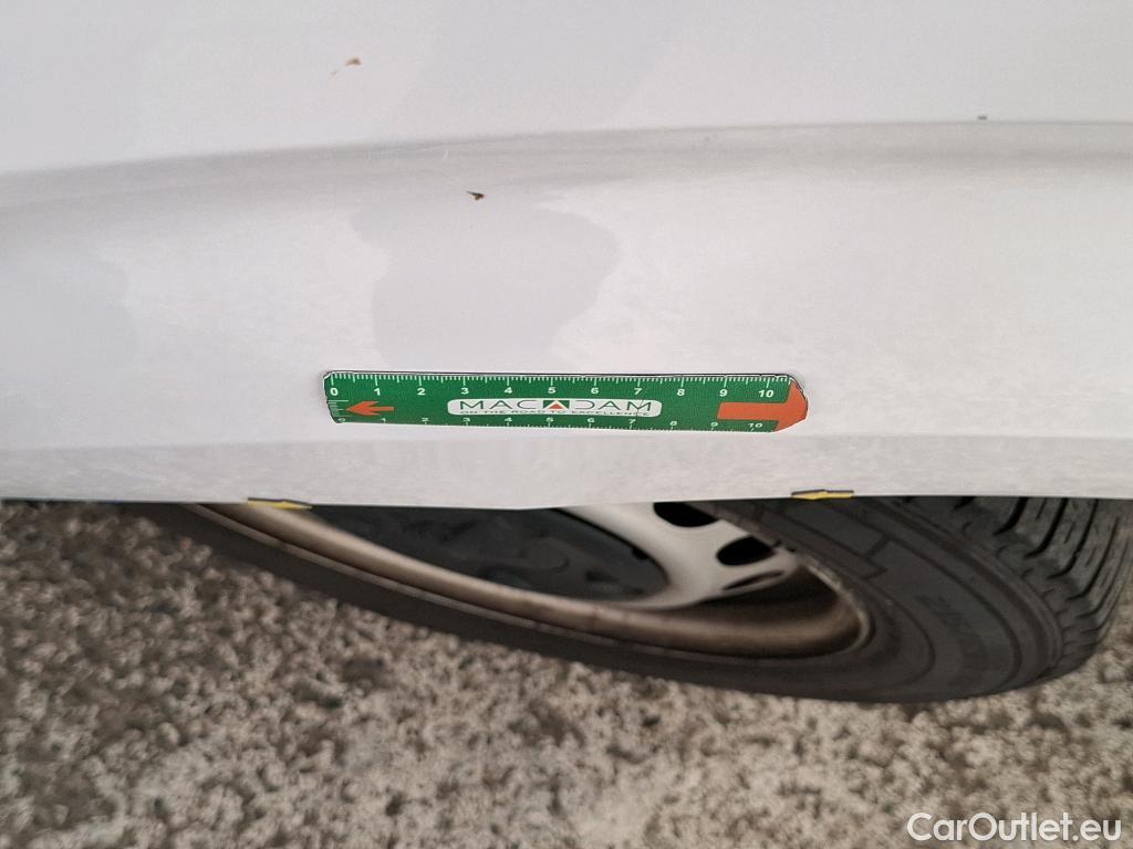  Peugeot  Expert  Fourgon Premium L2 1.5 HDi 120CV BVM6 E6d #16