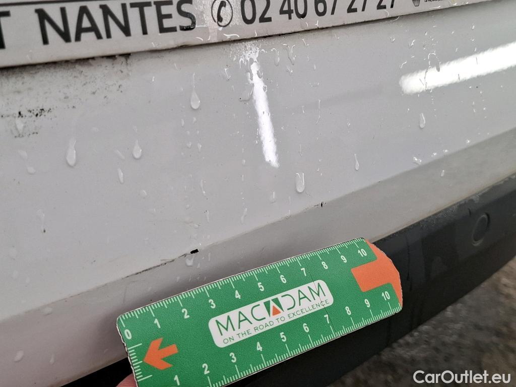  Renault  Megane  IV Berline 5pt. Société Air Nav 1.5 dCi 90CV BVM6 E6 #17