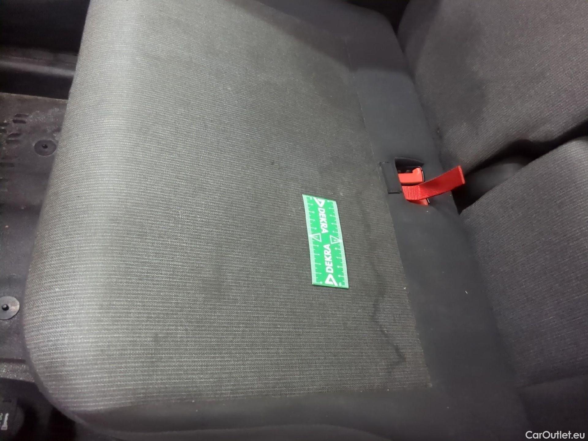  Fiat  Doblo FIAT Doblò Cargo / 2015 / 4P / Fourgonnette 1.6 Multijet 120 Pack Pro Nav #3