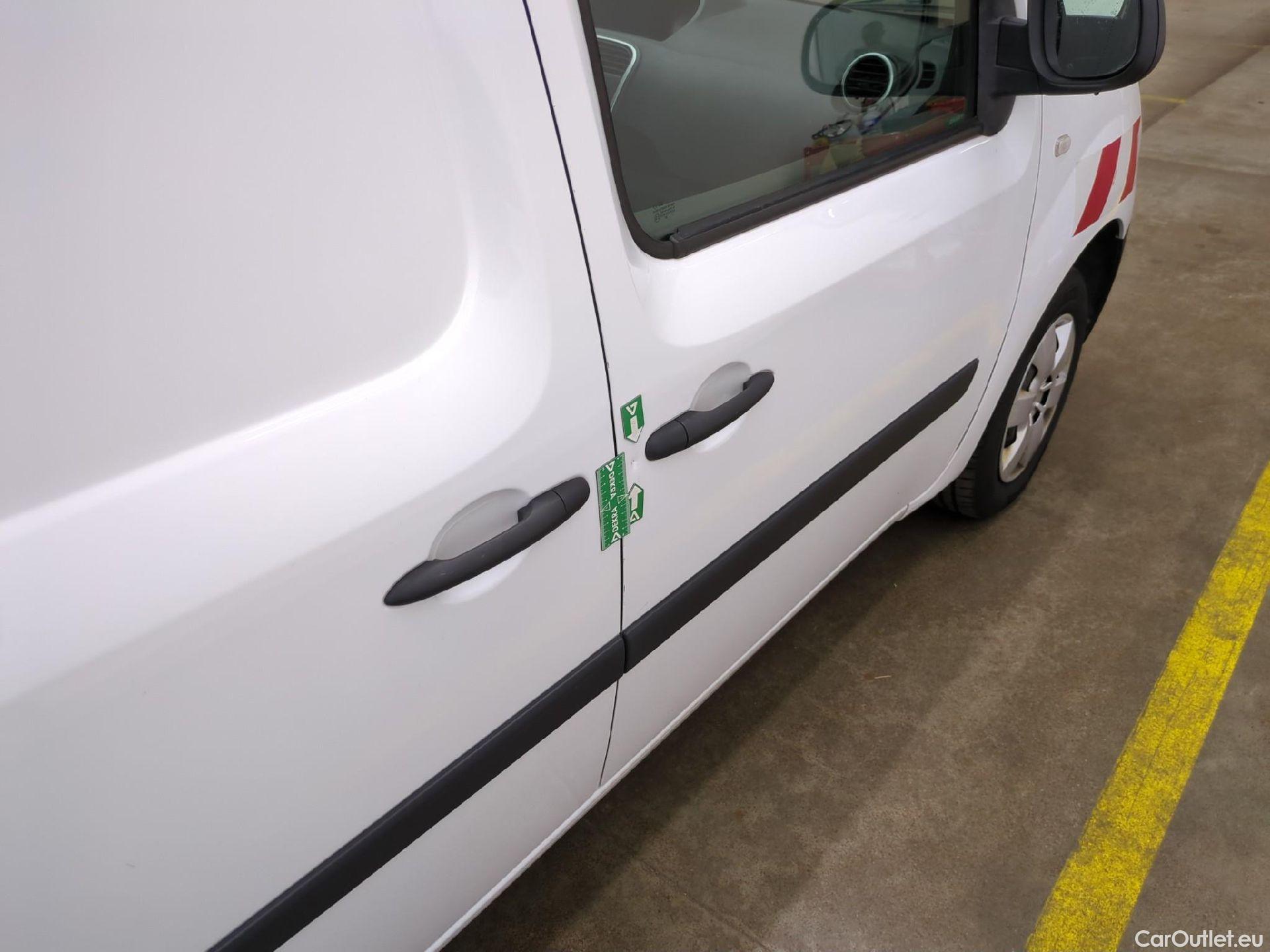  Renault  Kangoo  II Express Maxi Extra (Série Spéciale) 1.5 dCi 95CV BVM6 E6dT #24