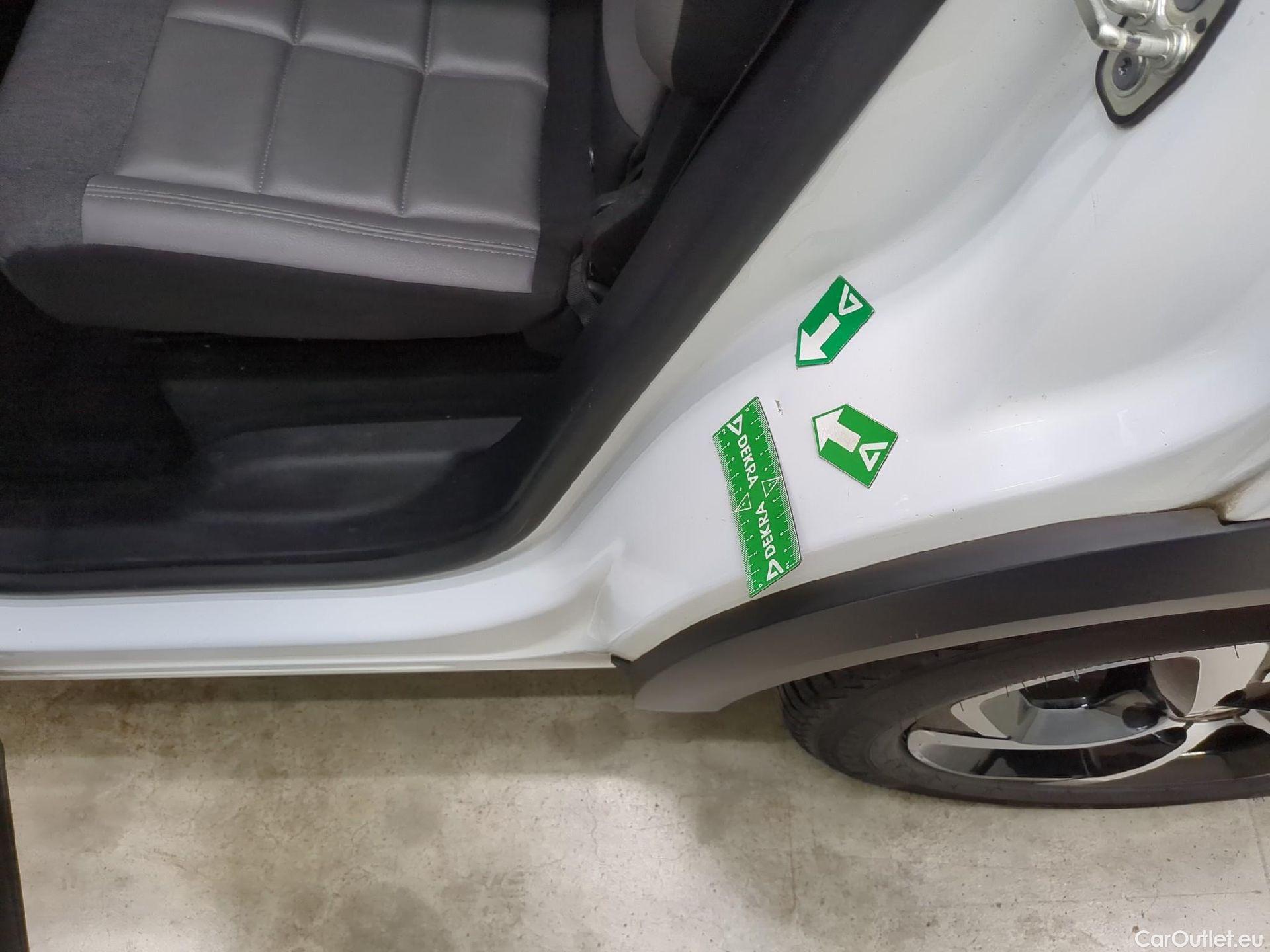  Citroen  C5 Aircross  Shine 1.5 BlueHDi 130CV BVA8 E6dT / VO RECONDITIONNE - PHOTOS AVANT RECONDITIONNEMENT #4