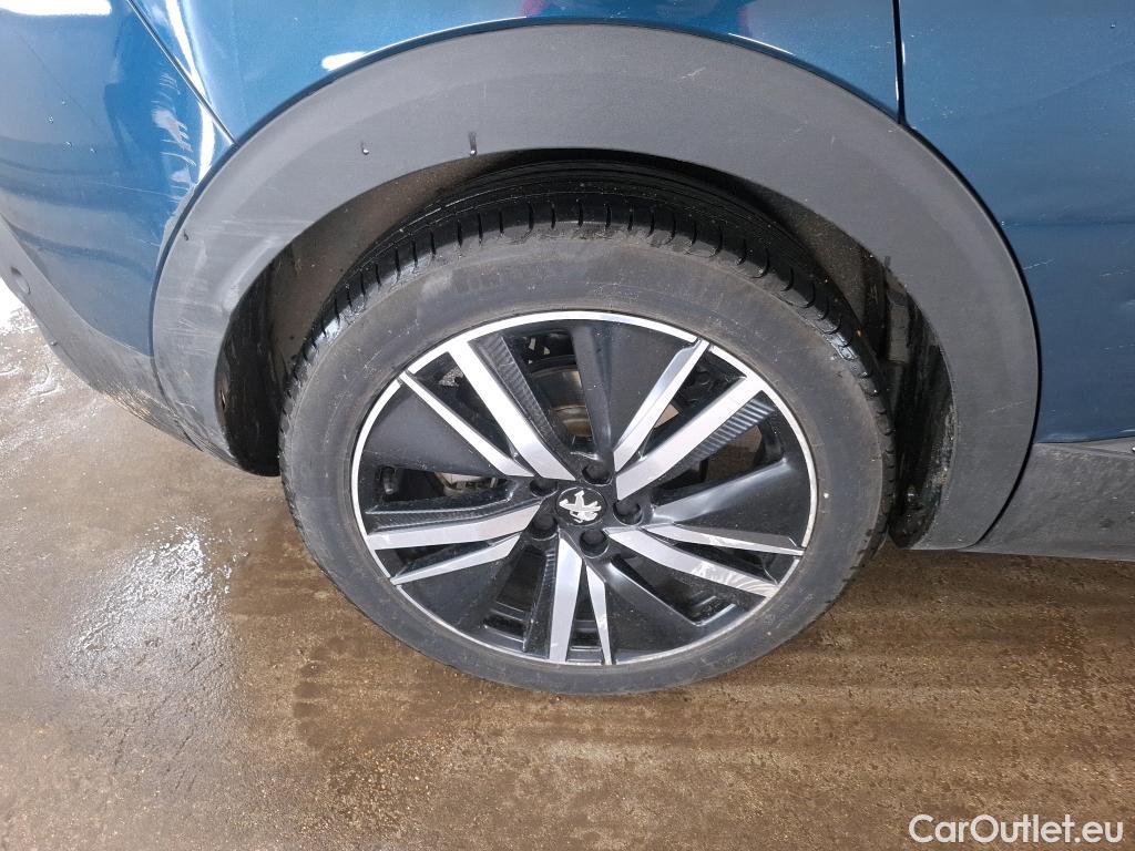  Peugeot  3008 PEUGEOT  / 2020 / 5P / SUV 1.6 HYBRID 225 E-EAT8 GT Pack #62