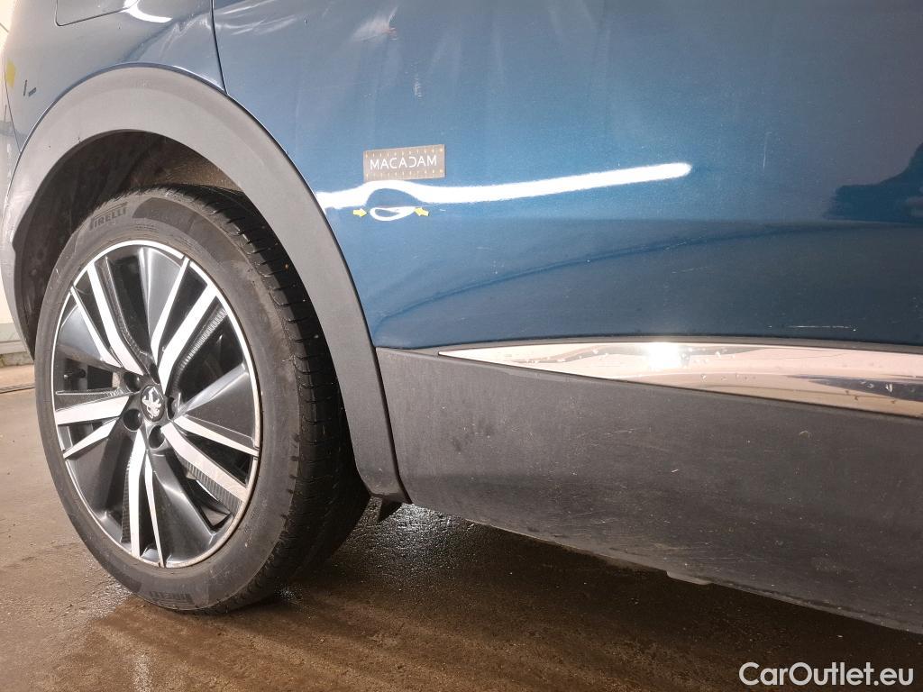  Peugeot  3008 PEUGEOT  / 2020 / 5P / SUV 1.6 HYBRID 225 E-EAT8 GT Pack #2