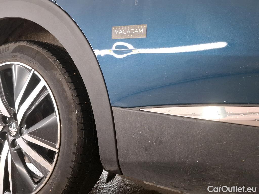  Peugeot  3008 PEUGEOT  / 2020 / 5P / SUV 1.6 HYBRID 225 E-EAT8 GT Pack #3