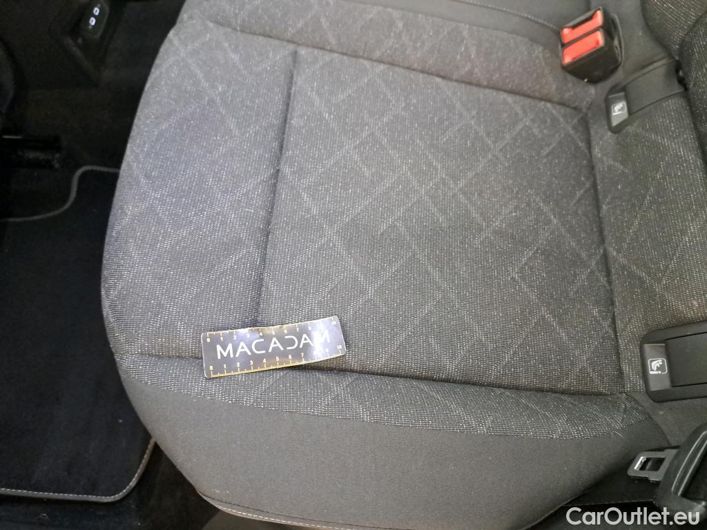  Volkswagen  Golf  VOLKSWAGEN / 2020 / 5P / Berline 2.0 TDI SCR 150 DSG7 Life 1st #29