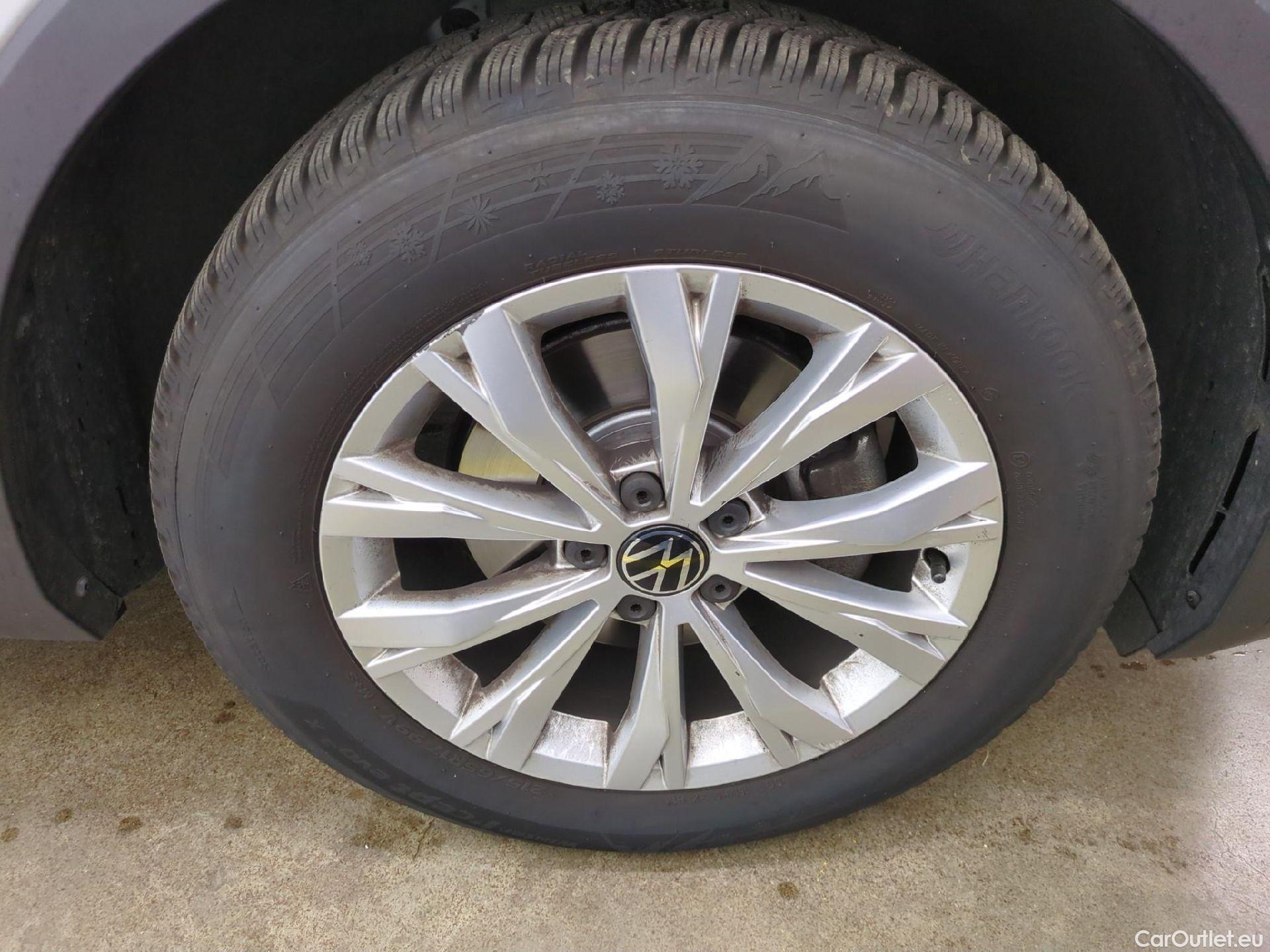  Volkswagen  Tiguan VOLKSWAGEN  / 2020 / 5P / SUV 2.0 TDI 150 DSG7 LIFE PLUS #1
