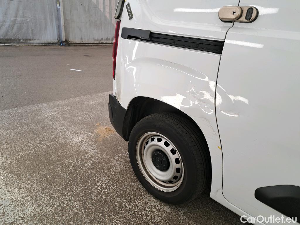  Citroen  Berlingo CITROEN  Van / 2018 / 4P / Fourgonnette Taille M 650kg BlueHDi 100 S&S BVM Club #4