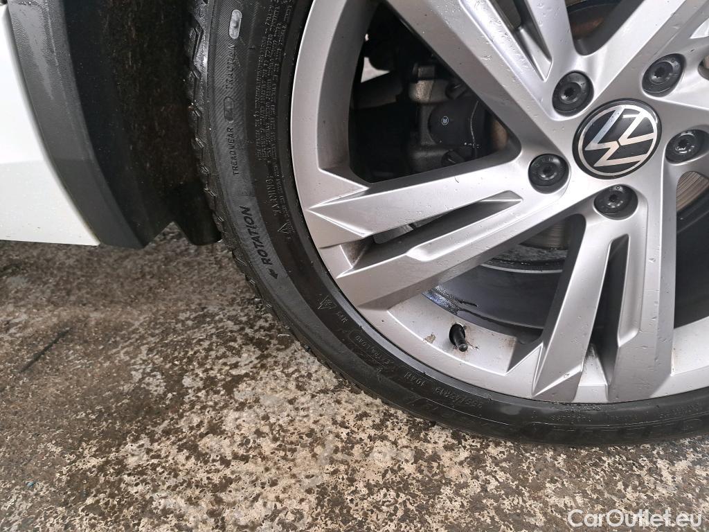  Volkswagen  Tiguan VOLKSWAGEN  / 2020 / 5P / SUV 2.0 TDI 150 DSG7 R-Line #32