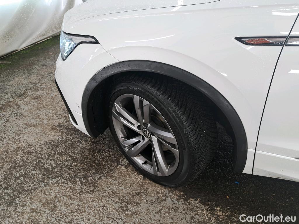  Volkswagen  Tiguan VOLKSWAGEN  / 2020 / 5P / SUV 2.0 TDI 150 DSG7 R-Line #33