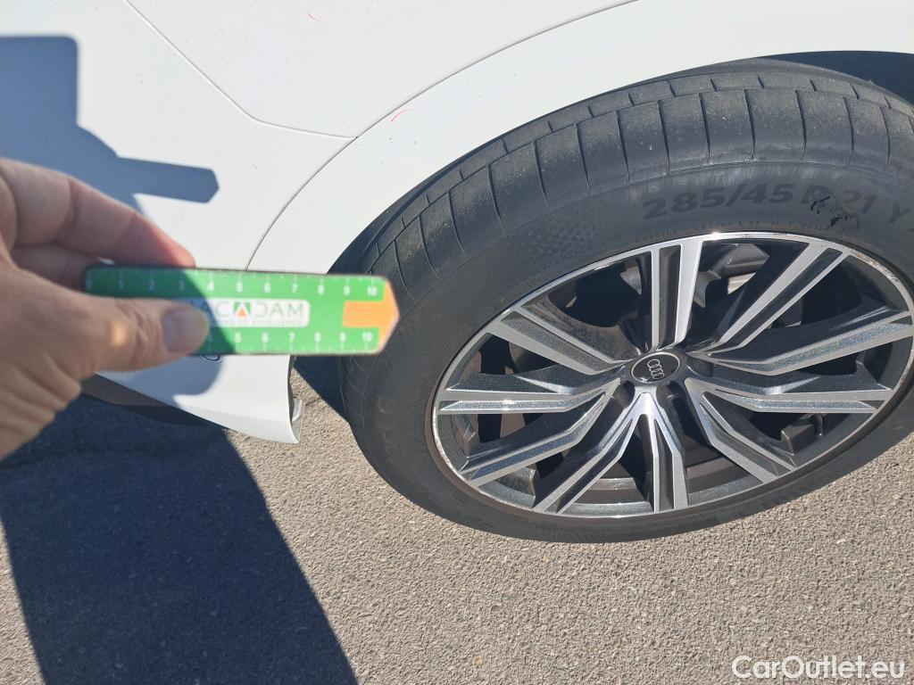  Audi  Q8 AUDI   S line plus 55 TFSIe 380 CV quattro tiptr/ 5P  #9