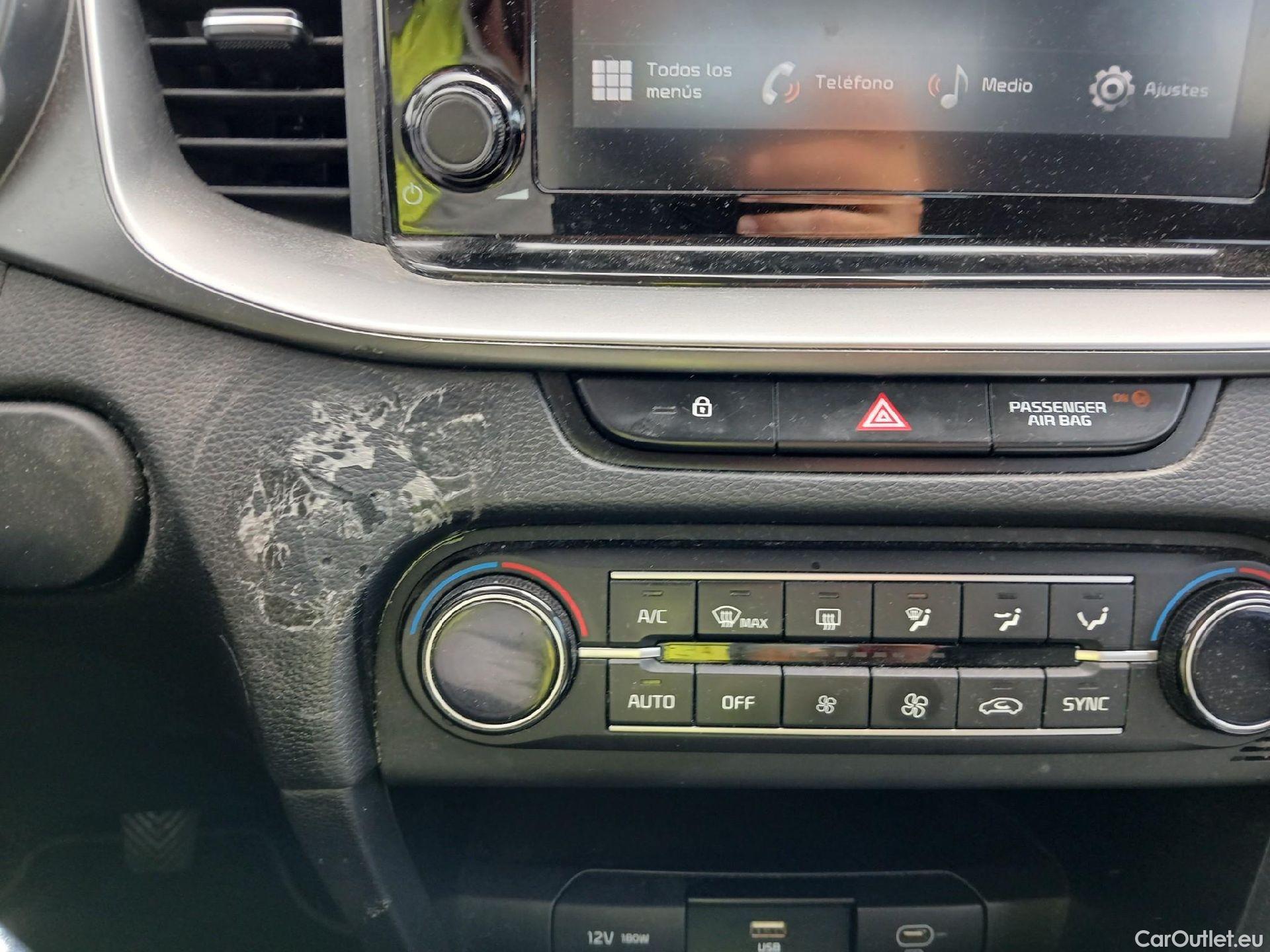  KIA  XCeed KIA  / 2022 / 5P / todoterreno 1.0 T-GDi Drive 88kW (120CV) (AC) #3