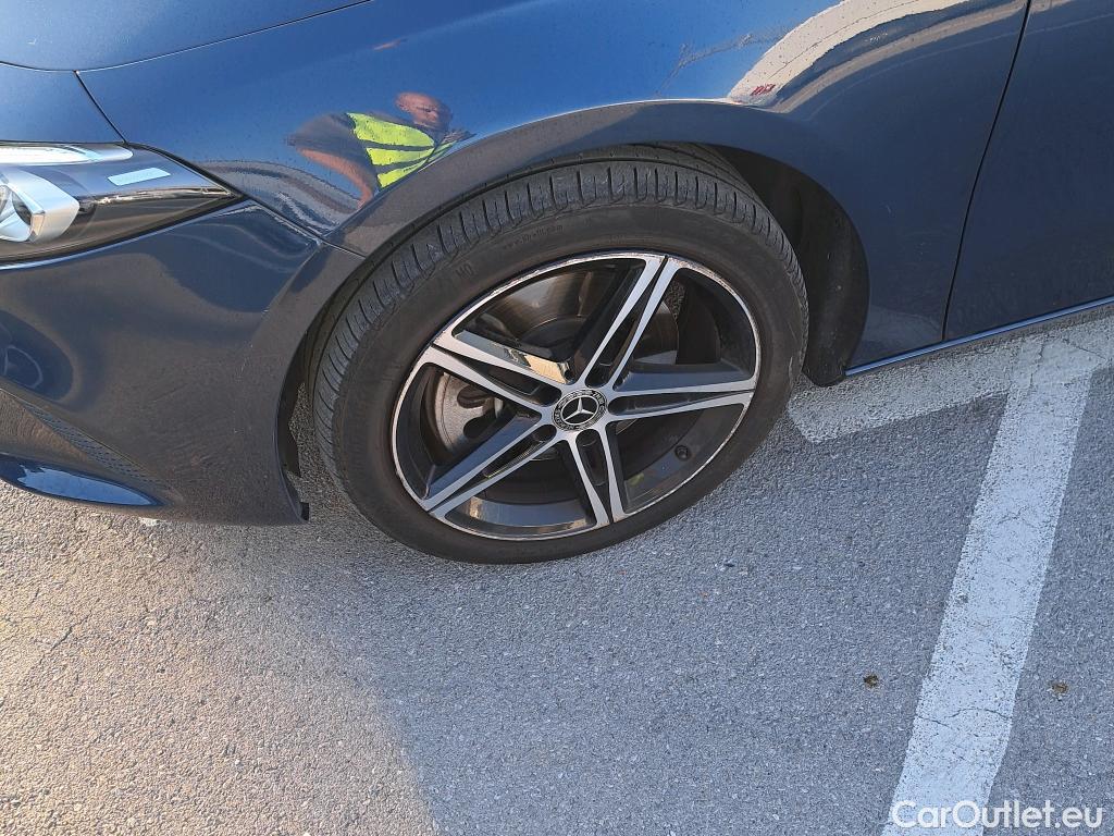  Mercedes  A-Klasse MERCEDES-BENZ Clase A 250 e 220 CV 11 kWh #5