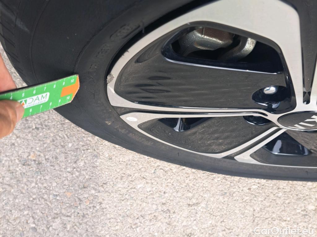  KIA  XCeed KIA  1.6 GDi PHEV 104kW (141CV) eDrive #13