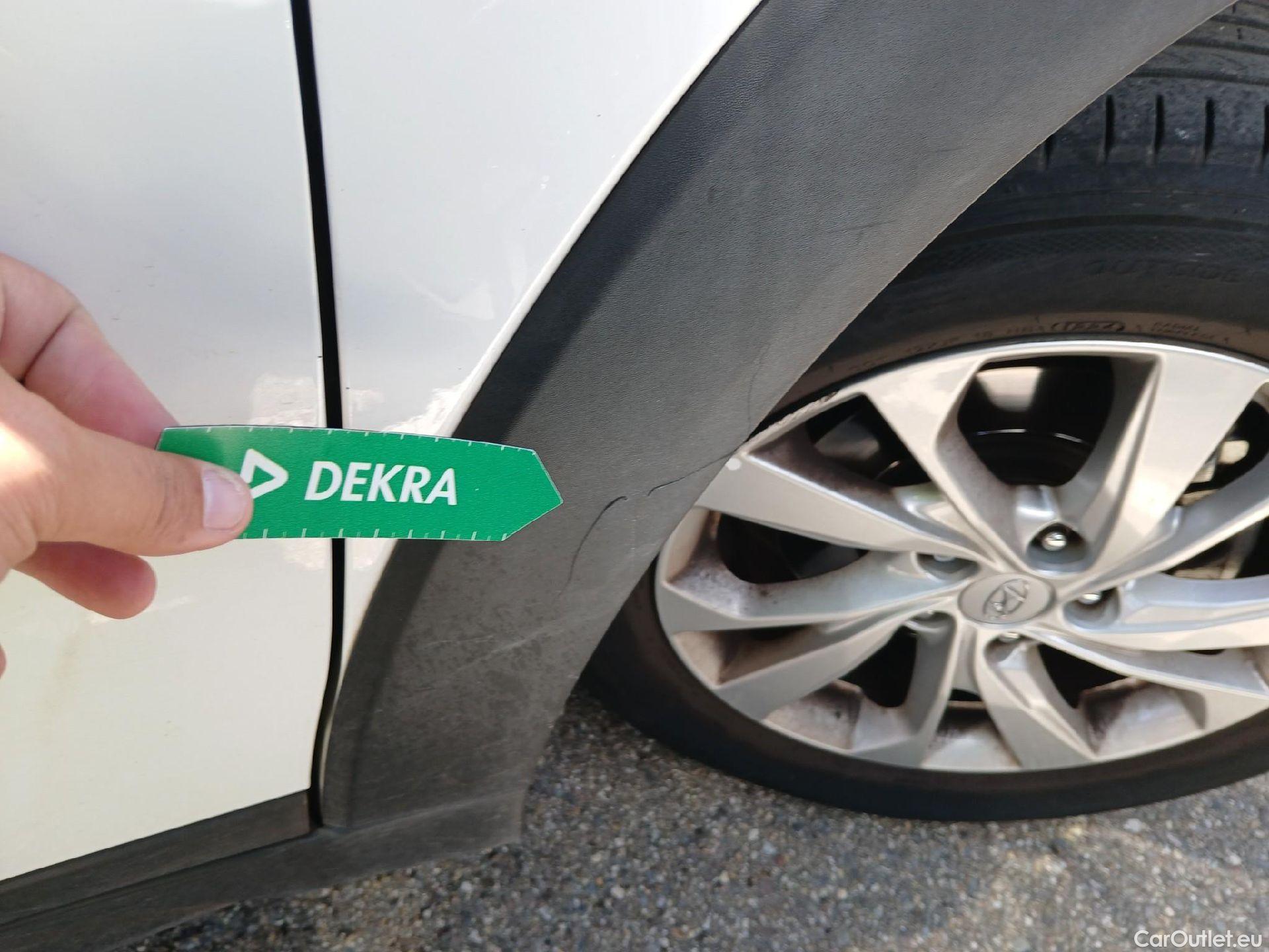  Hyundai  Tucson HYUNDAI  / 2018 / 5P / todoterreno 1.6 CRDI 85kW (116CV) 48V SLE 4X2(SP)(SL) #37