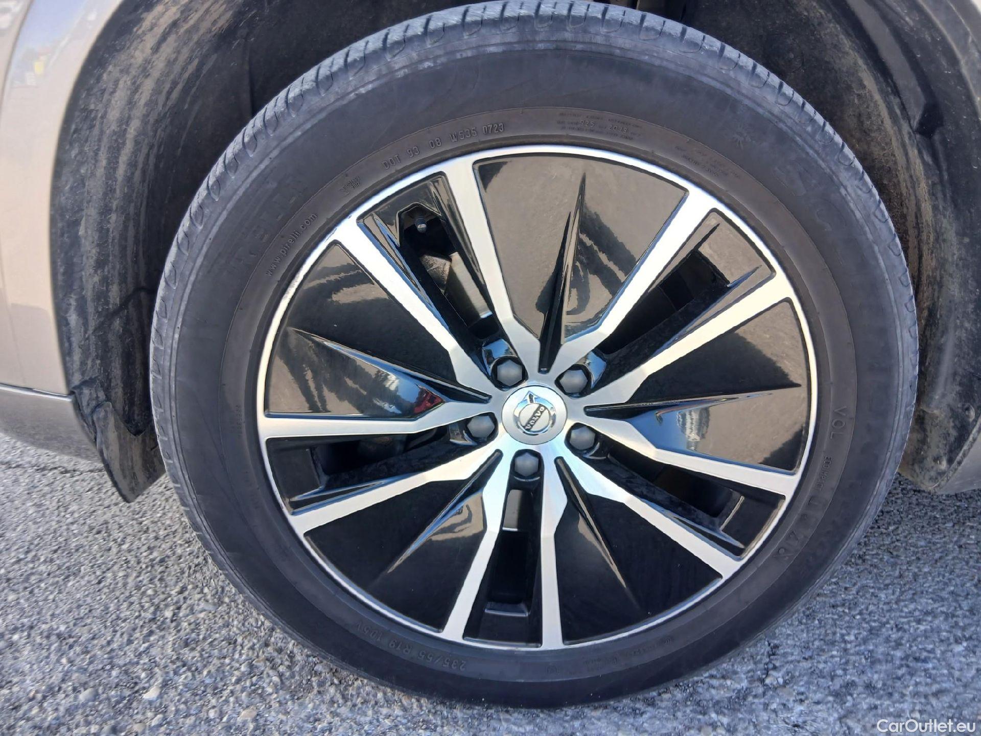  Volvo  XC90 VOLVO  / 2019 / 5P / todoterreno 2.0 B5 D AWD Momentum Pro Auto #2