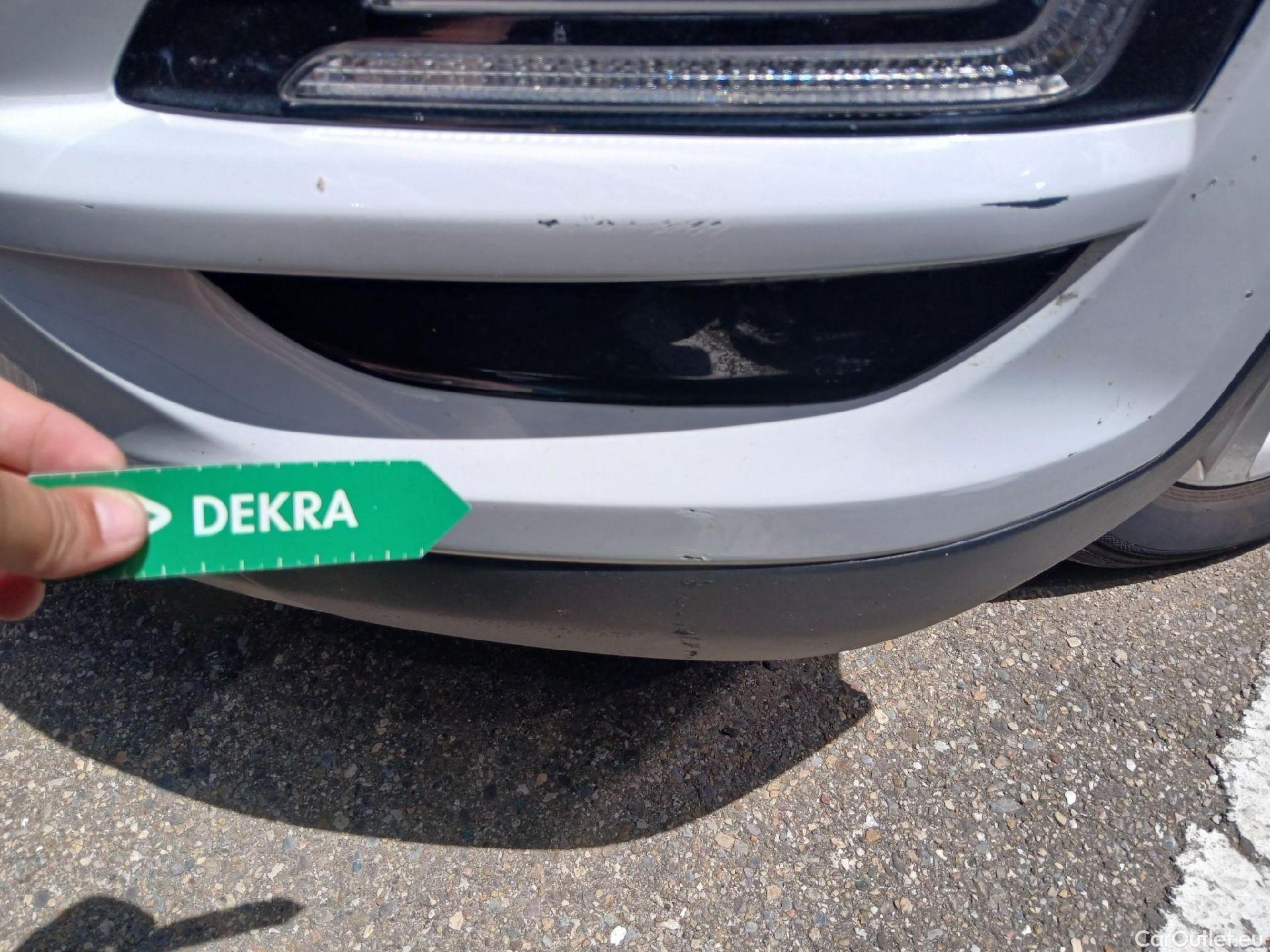  Hyundai  Tucson HYUNDAI  / 2018 / 5P / todoterreno 1.6 CRDI 85kW (116CV) 48V SLE 4X2(SP)(SL) #12