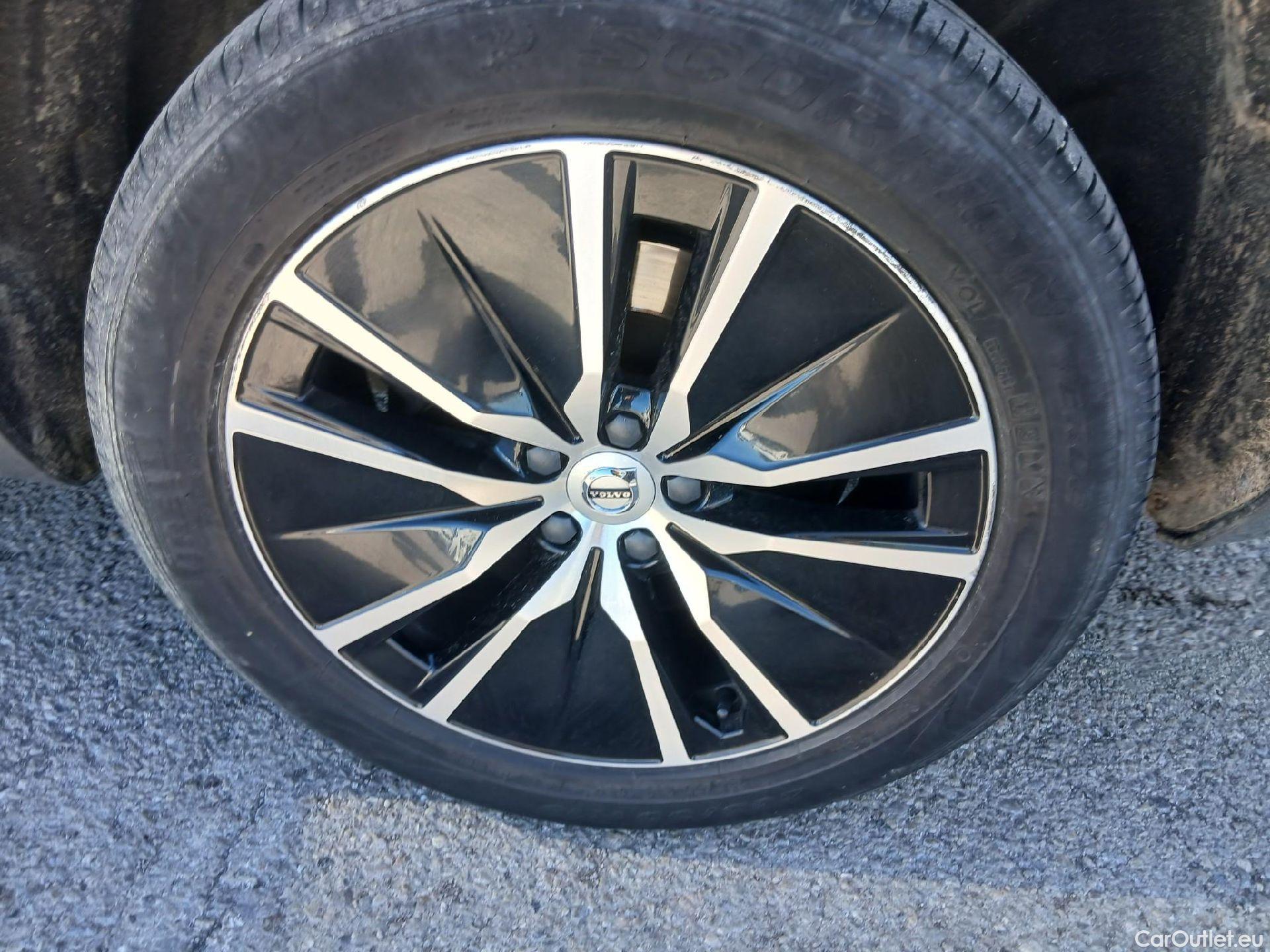  Volvo  XC90 VOLVO  / 2019 / 5P / todoterreno 2.0 B5 D AWD Momentum Pro Auto #8