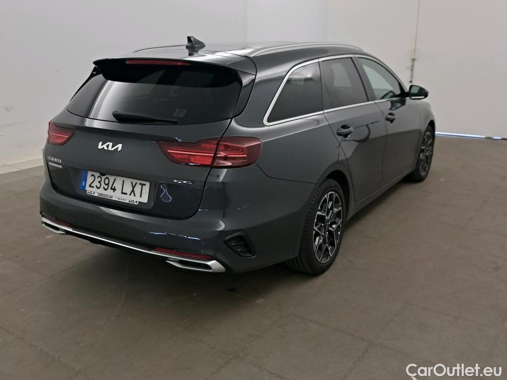  KIA  Cee'd KIA Ceed Tourer / 2021 / 5P / familiar Tourer 1.6 MHEV iMT 100kW GT Line #30