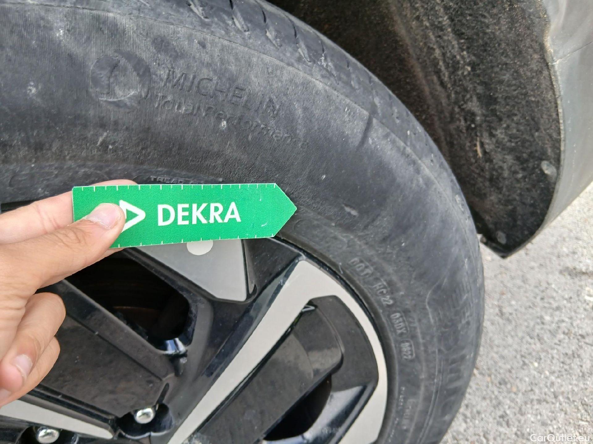  KIA  Sportage KIA  / 2022 / 5P / todoterreno 1.6 T-GDi MHEV 110kW (150CV) Drive 4x2 #8