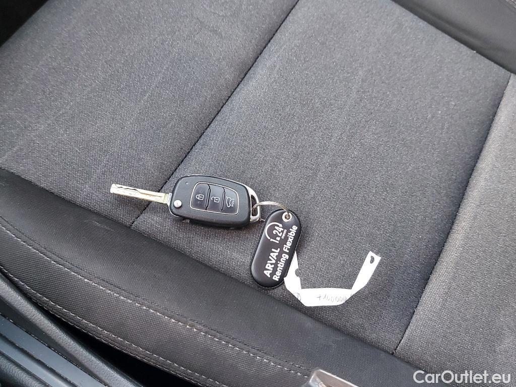  Hyundai  Tucson HYUNDAI  / 2018 / 5P / todoterreno 1.6 CRDI 85kW (116CV) 48V SLE 4X2(SP)(SL) #2