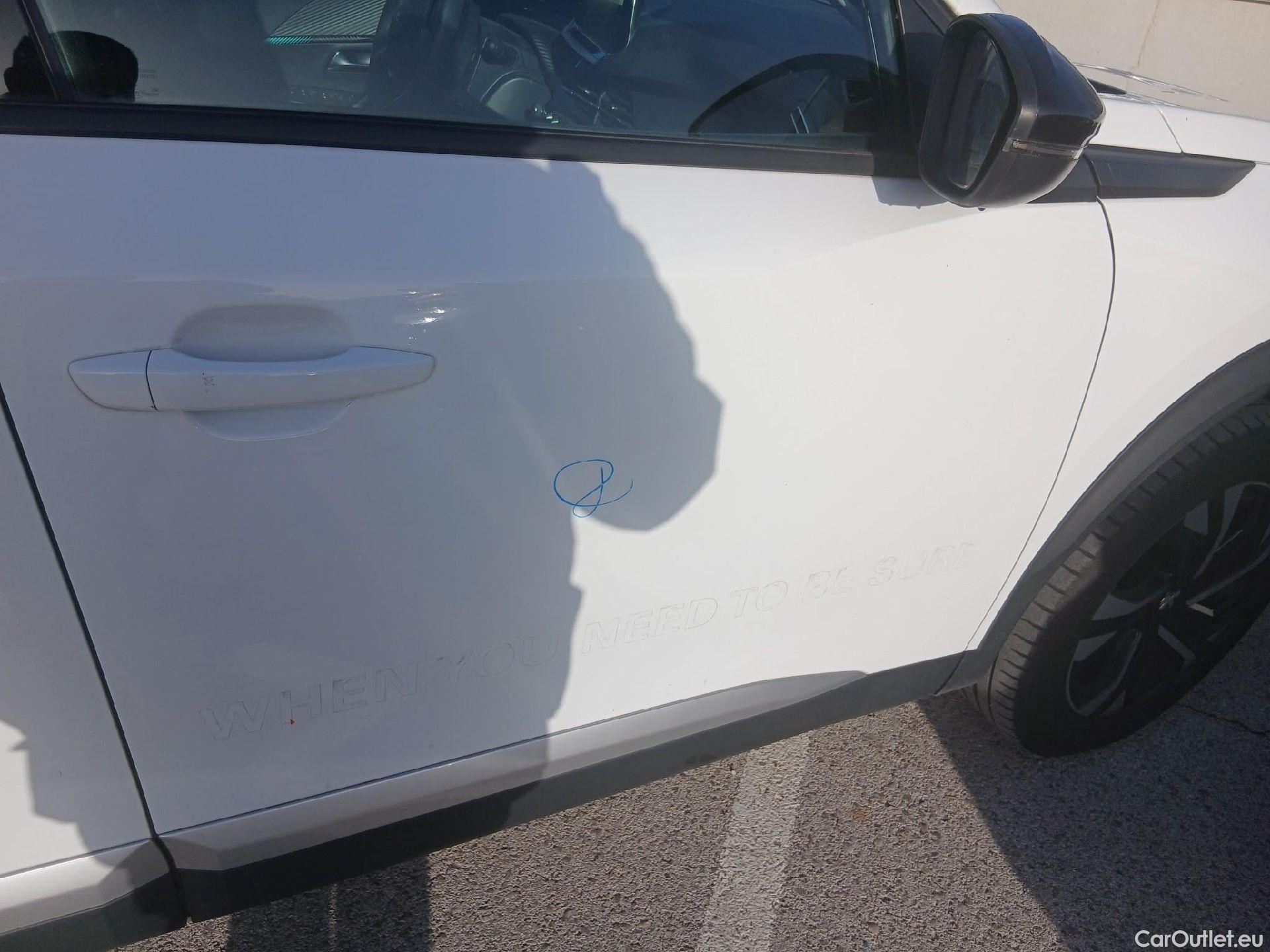  Peugeot  2008 PEUGEOT  / 2019 / 5P / todoterreno Allure BlueHDI 81kW (110CV) #32