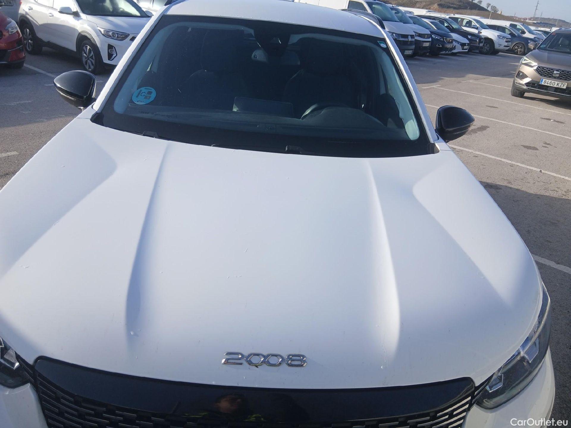  Peugeot  2008 PEUGEOT  / 2019 / 5P / todoterreno Allure BlueHDI 81kW (110CV) #9