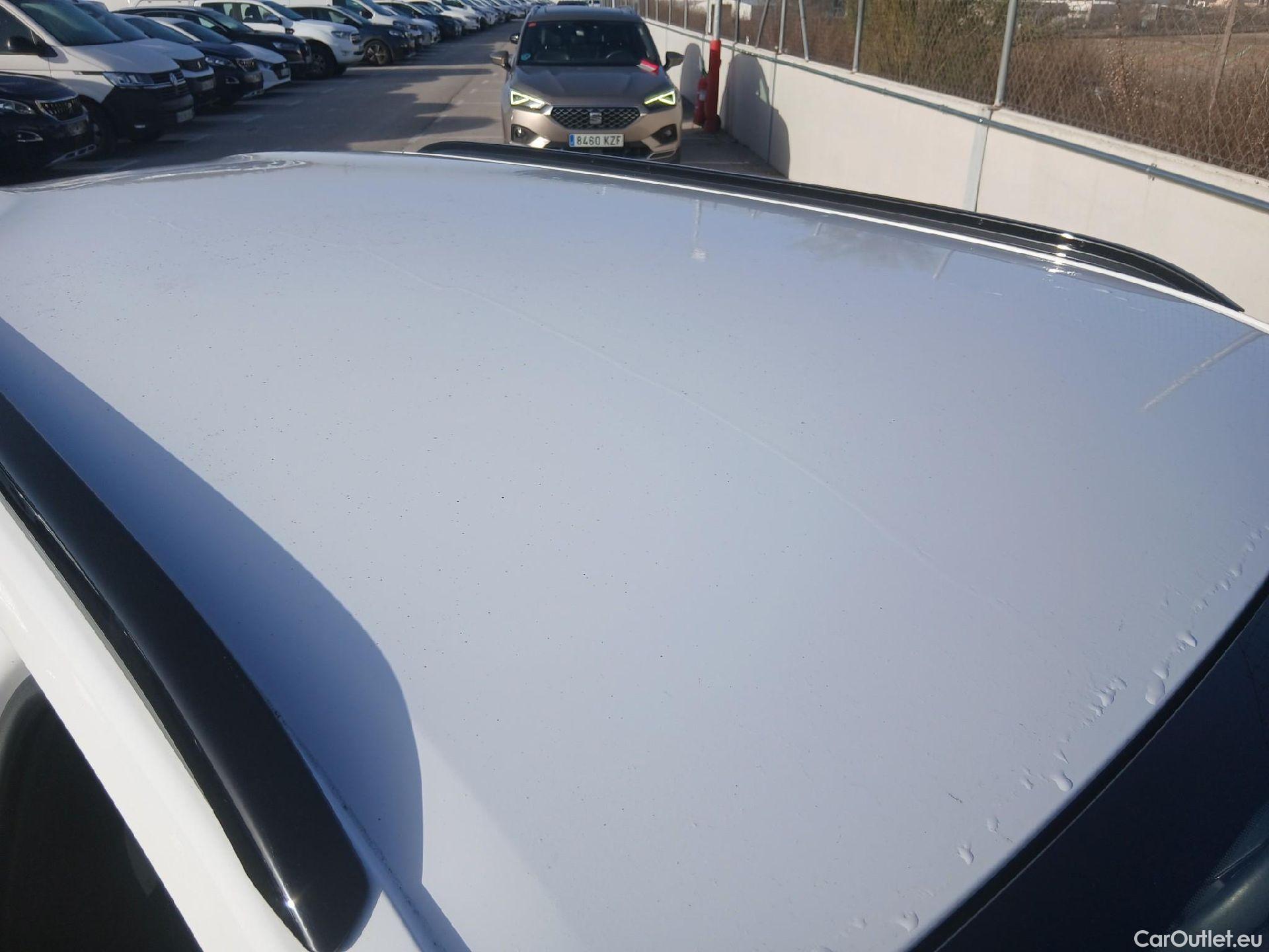  Peugeot  2008 PEUGEOT  / 2019 / 5P / todoterreno Allure BlueHDI 81kW (110CV) #34
