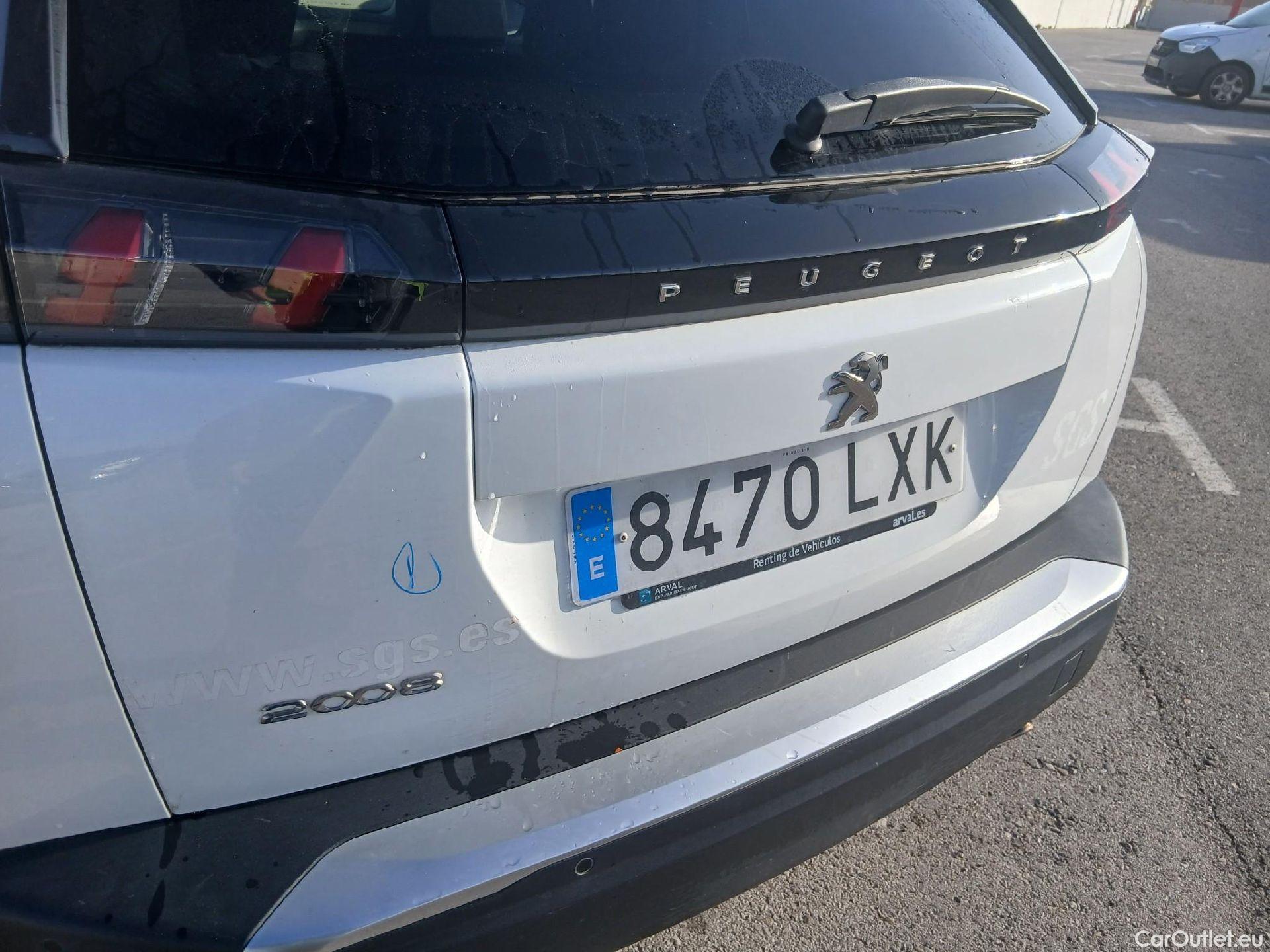  Peugeot  2008 PEUGEOT  / 2019 / 5P / todoterreno Allure BlueHDI 81kW (110CV) #22