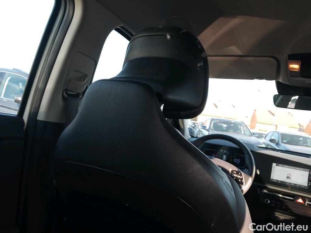  KIA  Niro KIA  / 2022 / 5P / crossover 1.6 GDi PHEV 135kW (183CV) Drive #19