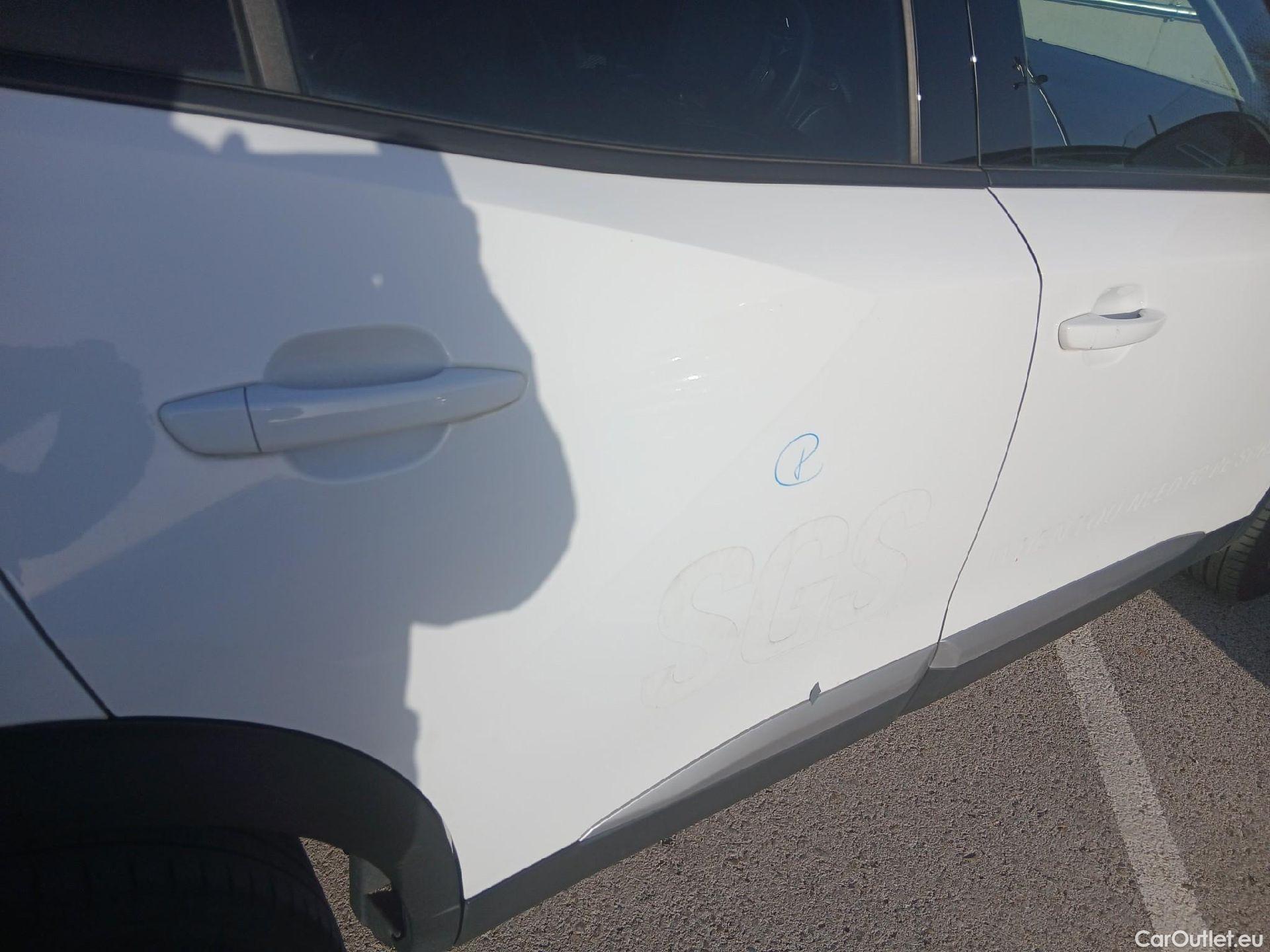  Peugeot  2008 PEUGEOT  / 2019 / 5P / todoterreno Allure BlueHDI 81kW (110CV) #30
