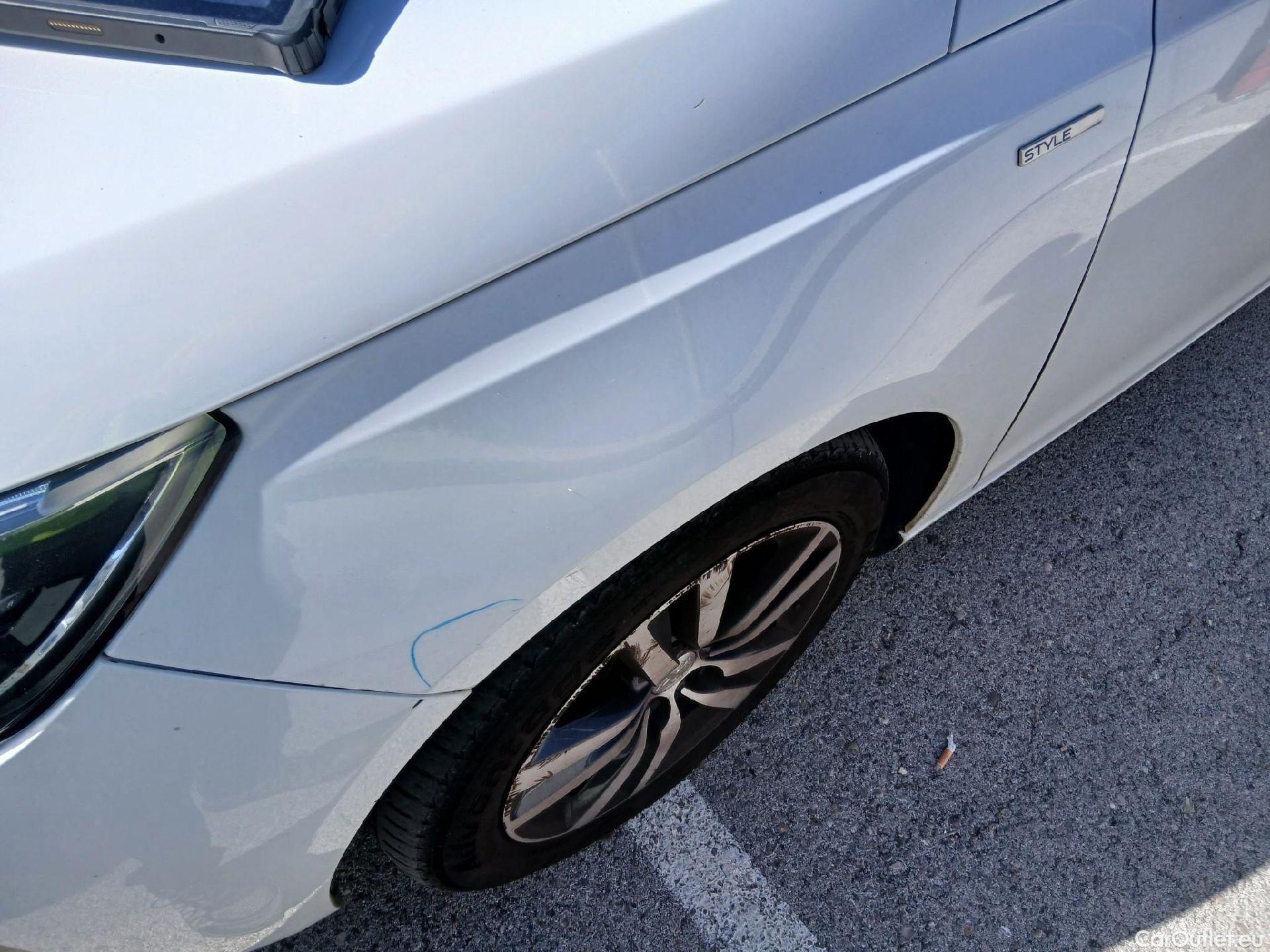  Peugeot  308 PEUGEOT  / 5P / Style BlueHDi 130 CV #18