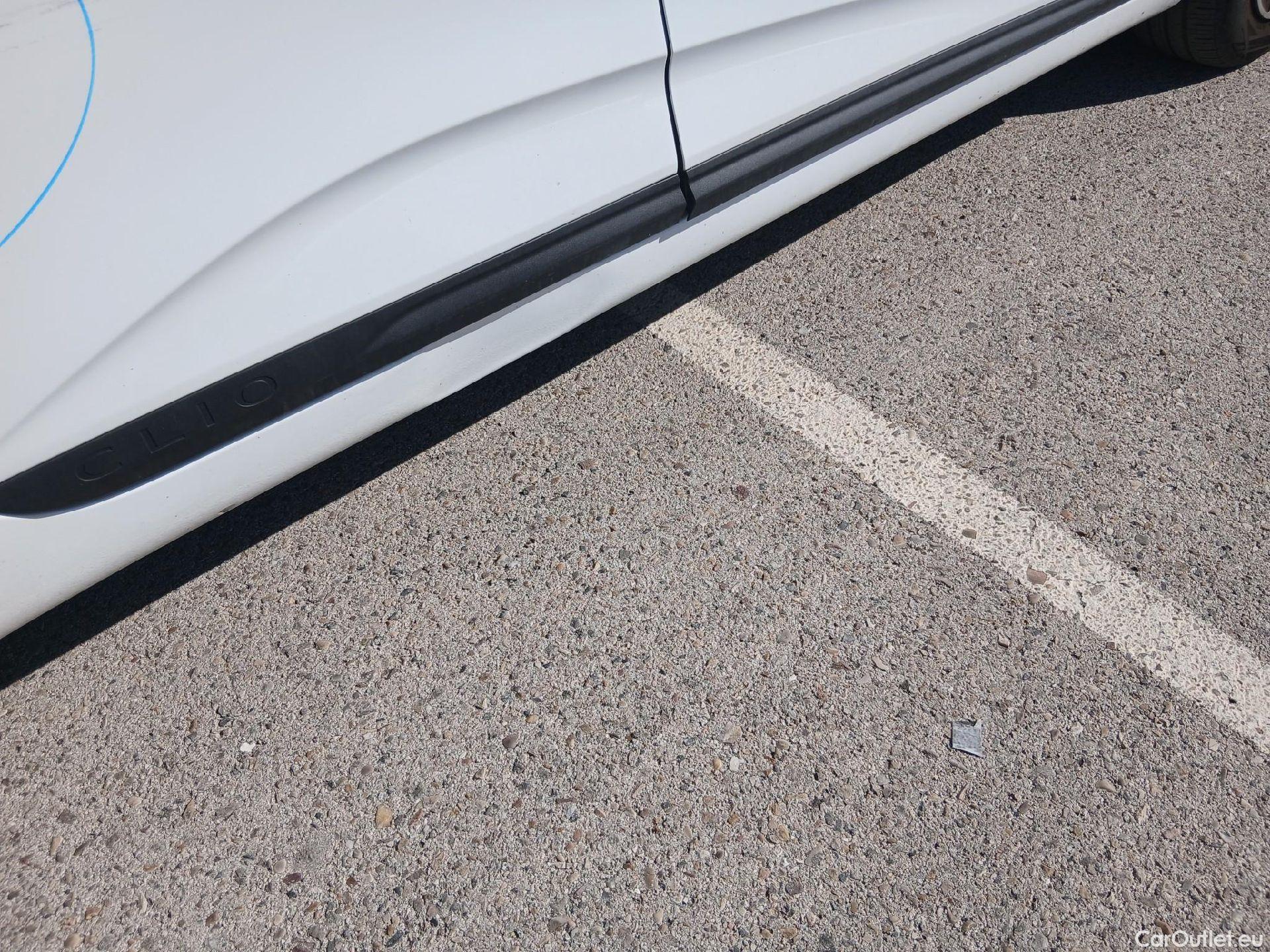  Renault  Clio RENAULT  / 5P / Equilibre Blue dCi 100 CV #25