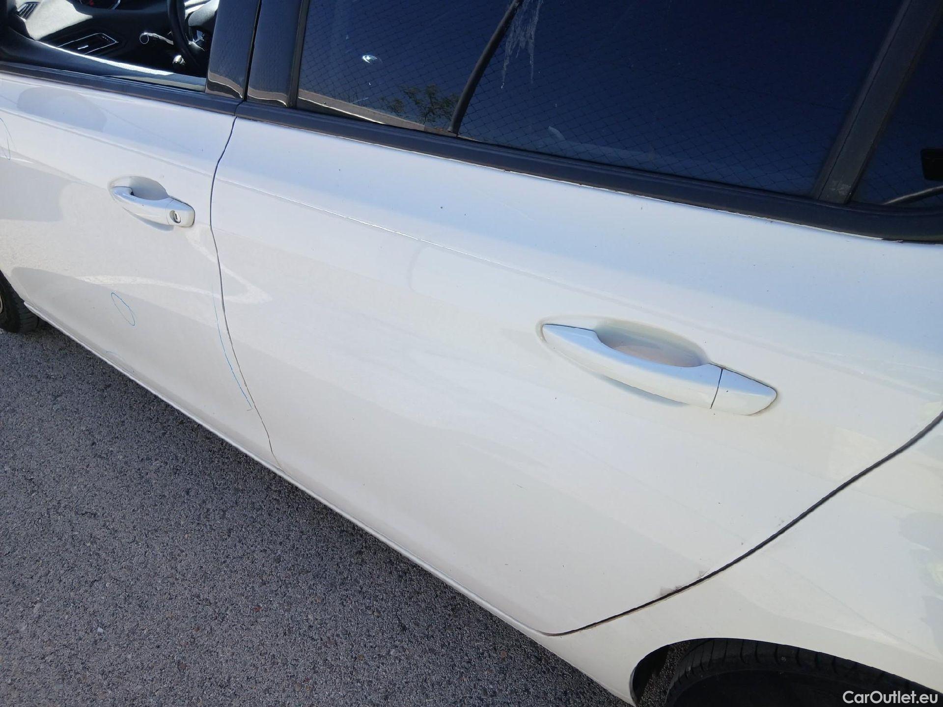  Peugeot  308 PEUGEOT  / 5P / Style BlueHDi 130 CV #24