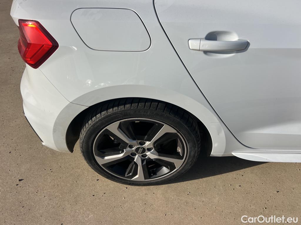  Audi  A1 Sportback AUDI  Adrenalin 30 TFSI S tron / 5P #3