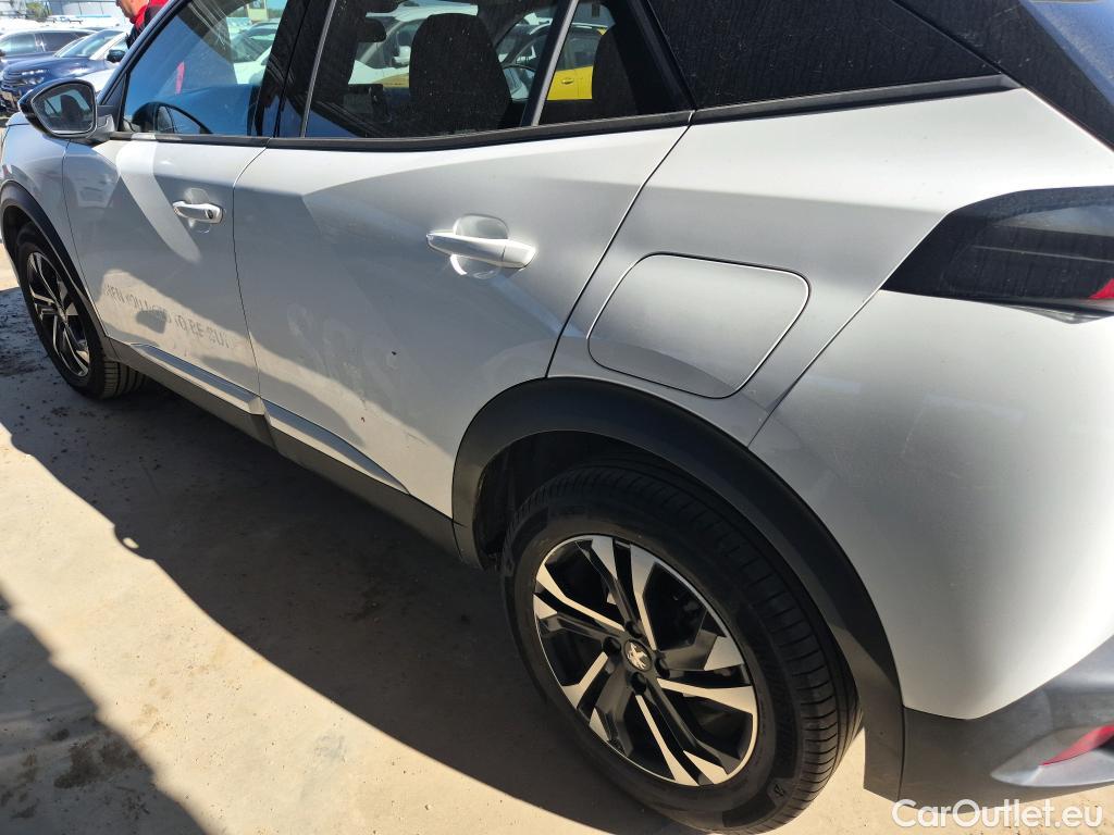  Peugeot  2008 PEUGEOT  / 2019 / 5P / todoterreno Allure BlueHDI 81kW (110CV) #9