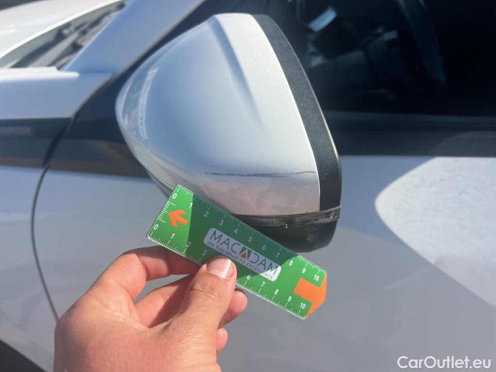  Peugeot  2008 PEUGEOT  / 2019 / 5P / todoterreno Active Puretech 100 S&S BVM6 #35