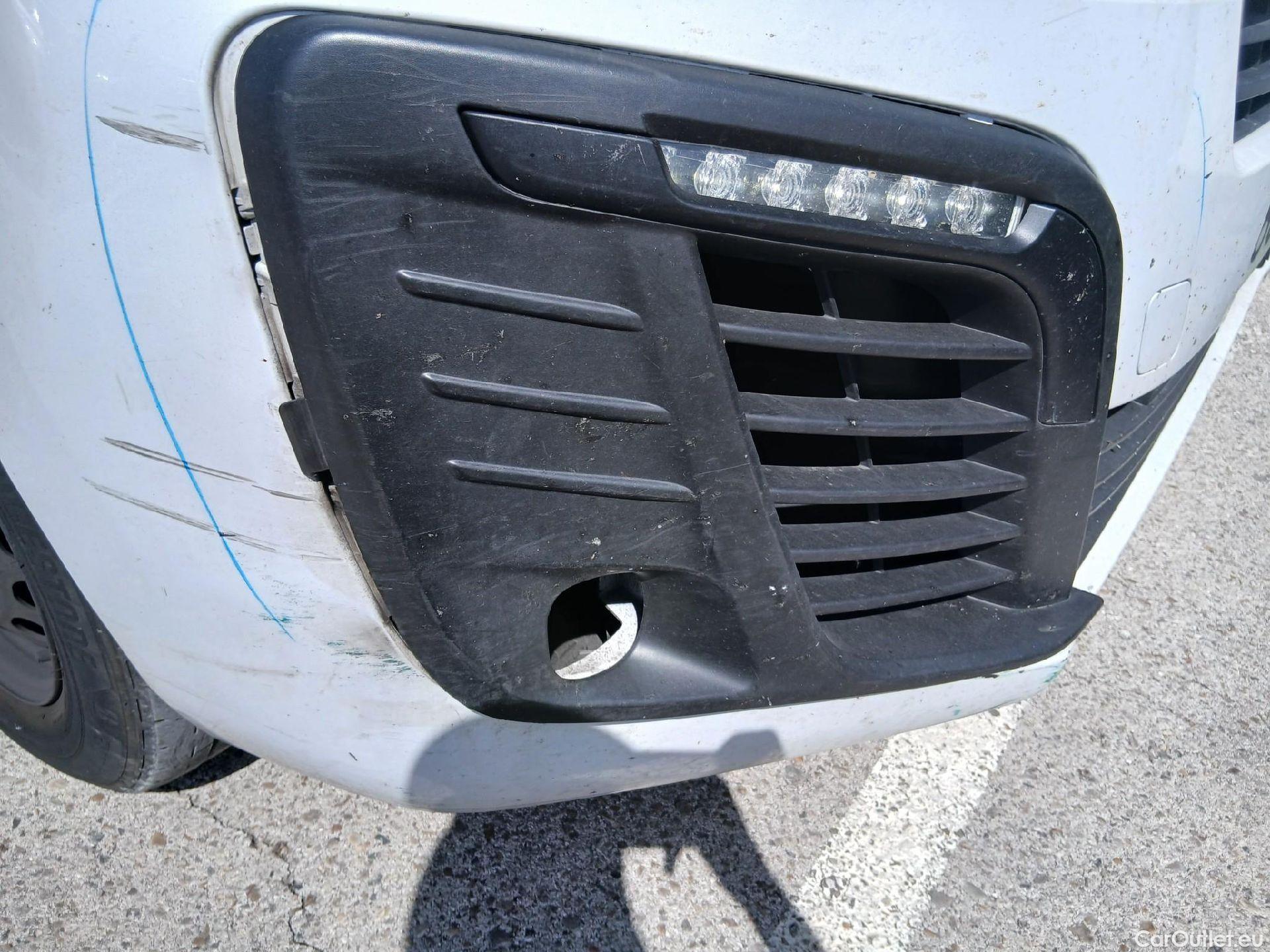  Fiat  Scudo FIAT  / 4P /  Furgón L2 120cv MT6 Business  #11
